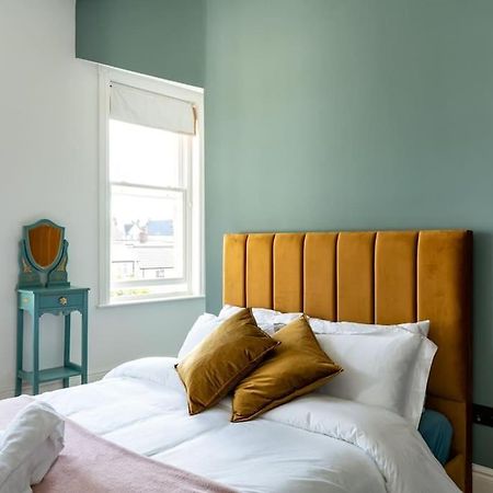 הרן ביי Stylish Beachfront Apartment, Sweeping Ocean Views And Luxury Touches מראה חיצוני תמונה