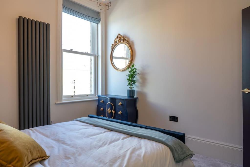 הרן ביי Stylish Beachfront Apartment, Sweeping Ocean Views And Luxury Touches מראה חיצוני תמונה