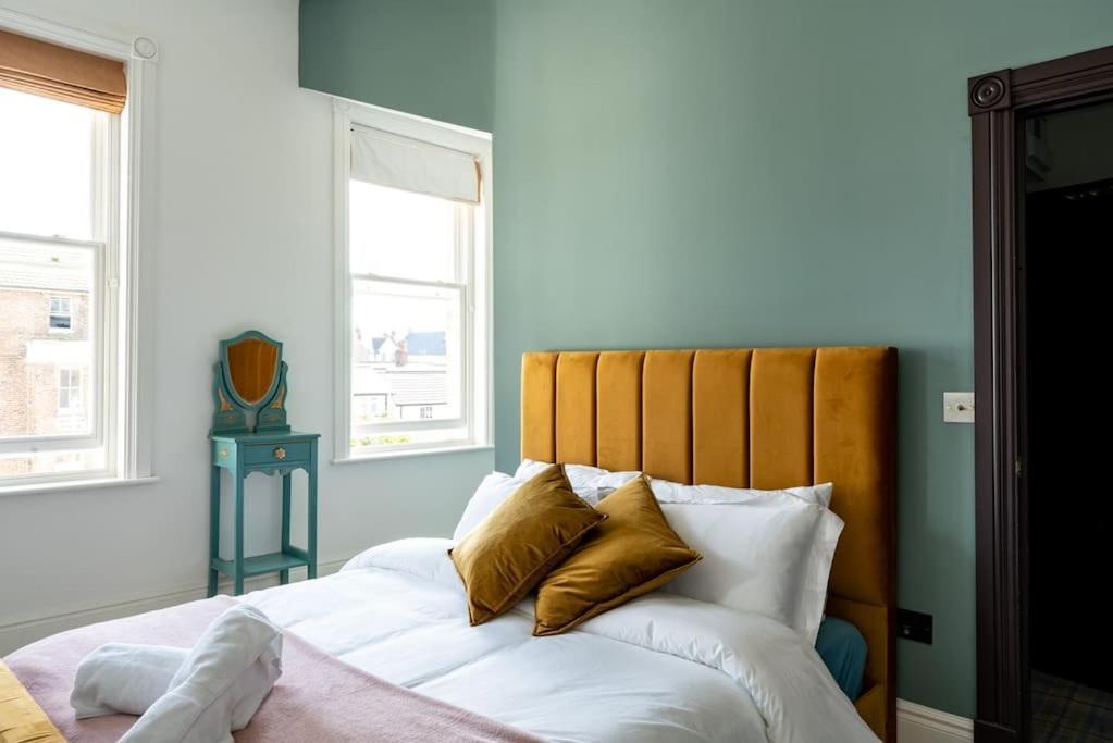הרן ביי Stylish Beachfront Apartment, Sweeping Ocean Views And Luxury Touches מראה חיצוני תמונה