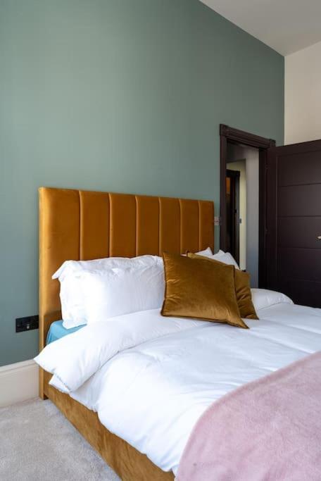 הרן ביי Stylish Beachfront Apartment, Sweeping Ocean Views And Luxury Touches מראה חיצוני תמונה