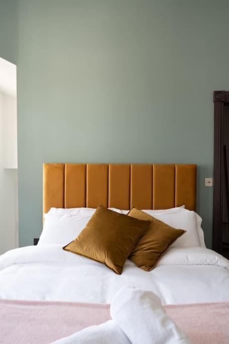 הרן ביי Stylish Beachfront Apartment, Sweeping Ocean Views And Luxury Touches מראה חיצוני תמונה